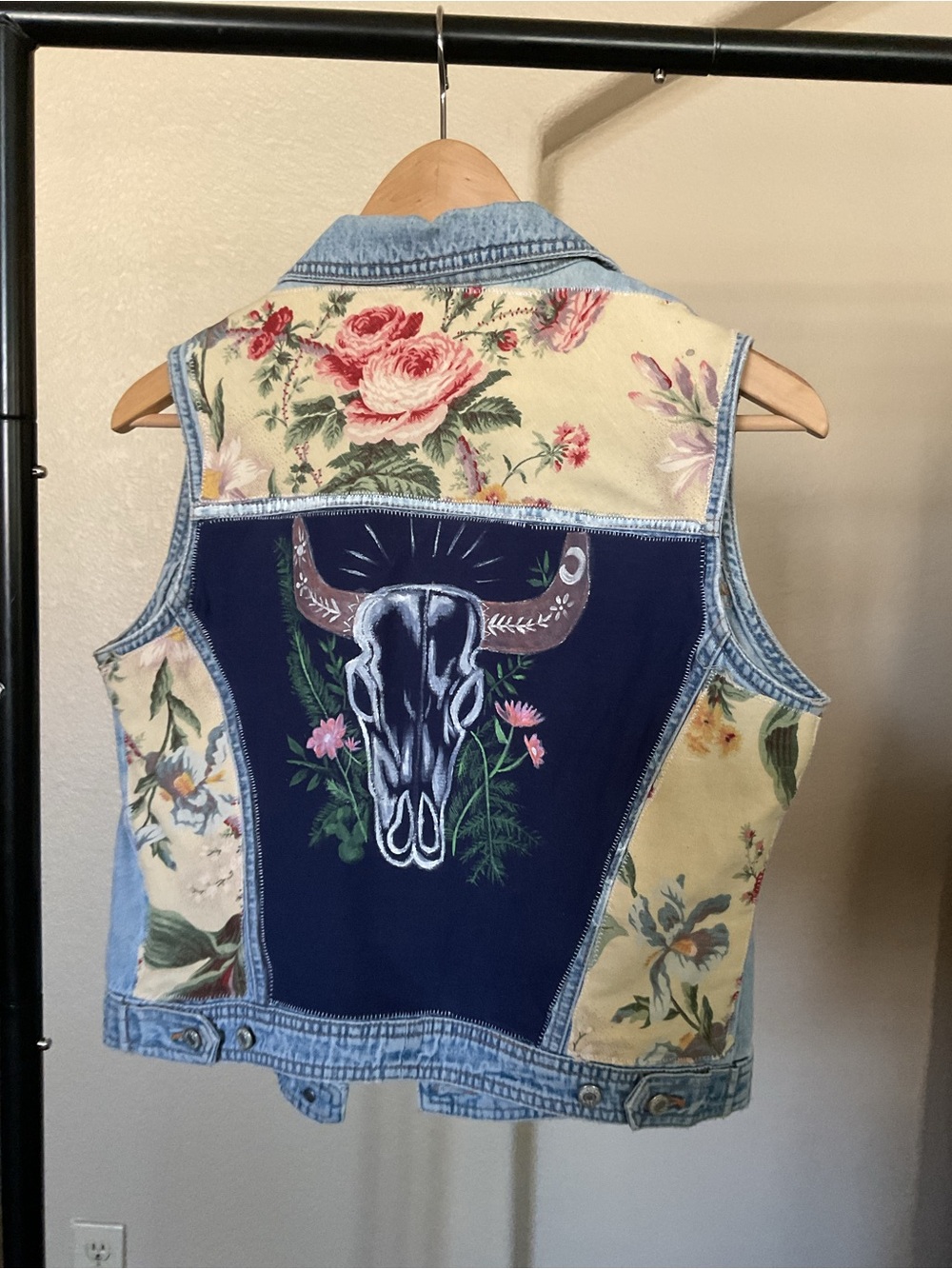 🌞✨AZThriftsoul Summer Reset Sale!⭐️🌵 Upcycled handpainted vest